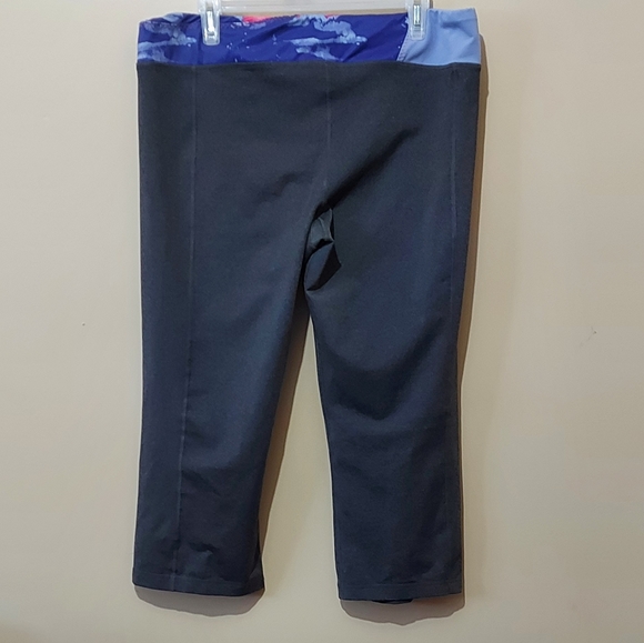 The North Face Cropped Leggings - Picture 2 of 8